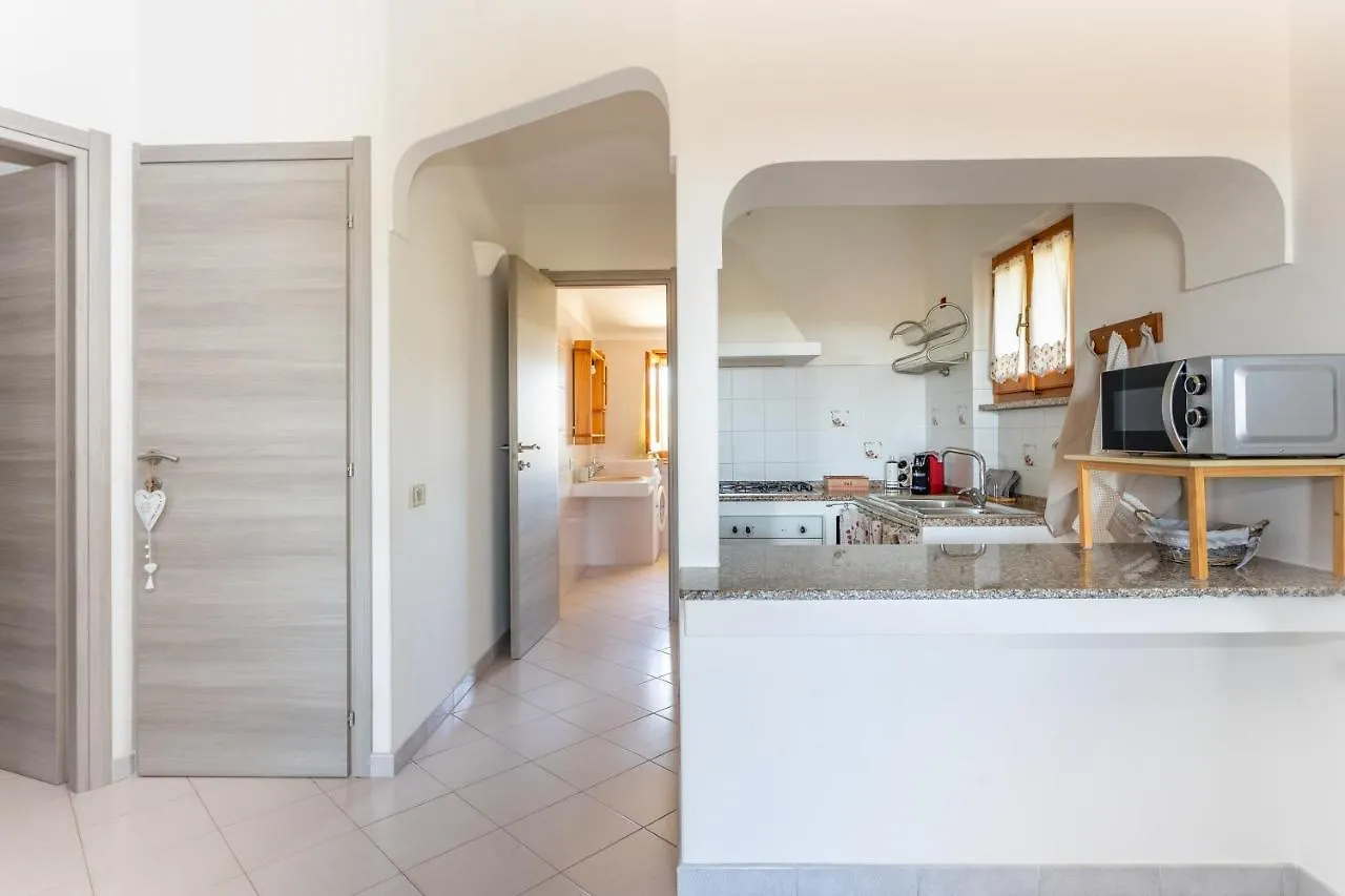 Anna'S Apartment - Paradise By The Sea Budoni Tatil Evi