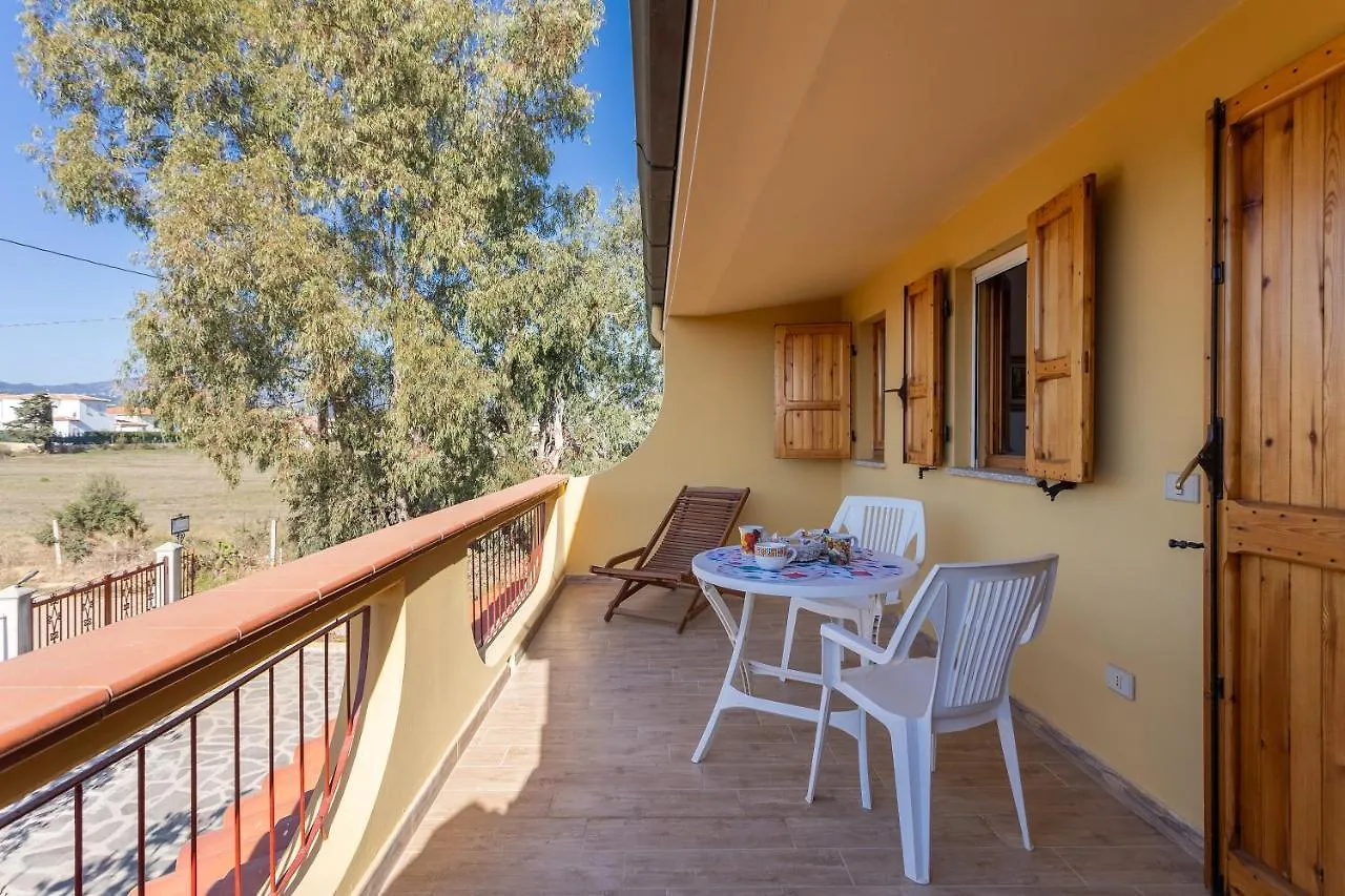 Anna'S Apartment - Paradise By The Sea Budoni Tatil Evi