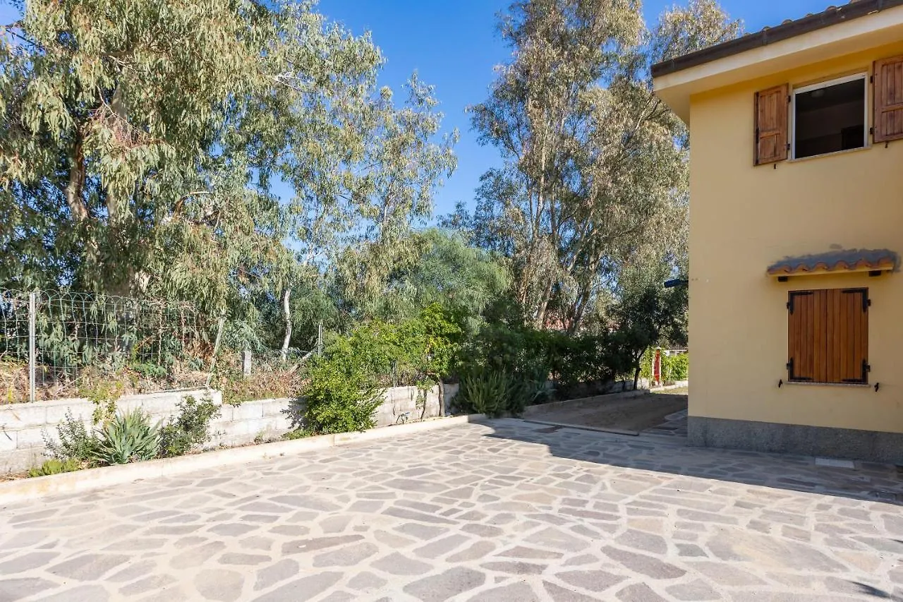 Anna'S Apartment - Paradise By The Sea Budoni Tatil Evi